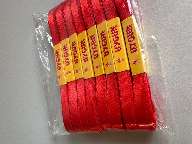 Атласна стрічка червона 10мм Onel-50-10 фото