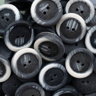 Гудзики чорні з білим контуром 30мм СГ-13-48L фото